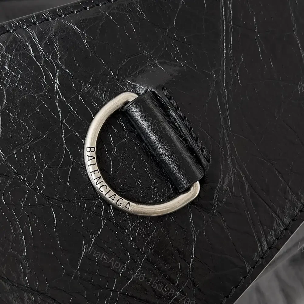 View 8 of 高仿BalenciagaSuperbusy系列復古工裝單肩包