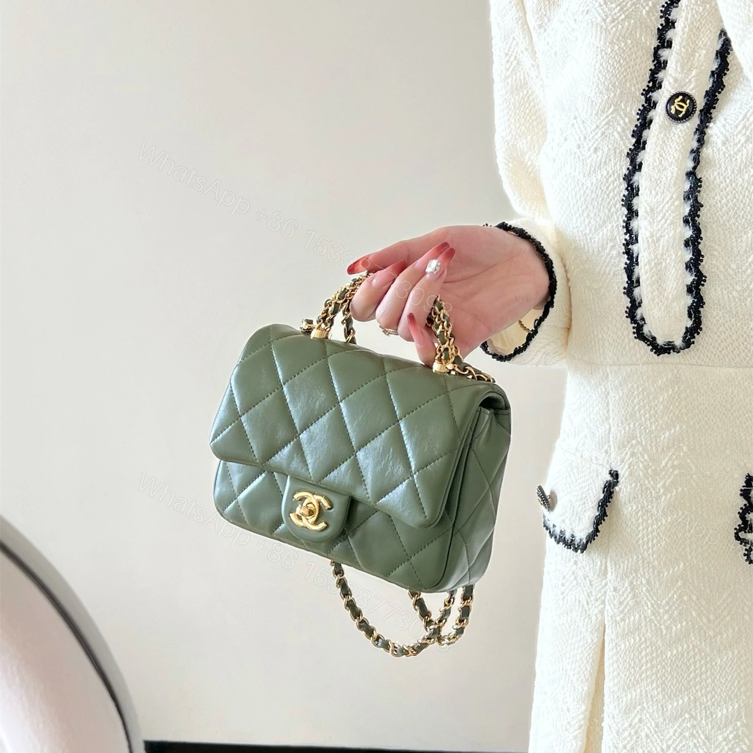 View 21 of 高仿Chanel*24B系列AS5032小羊皮單肩包古巴綠小號免檢版