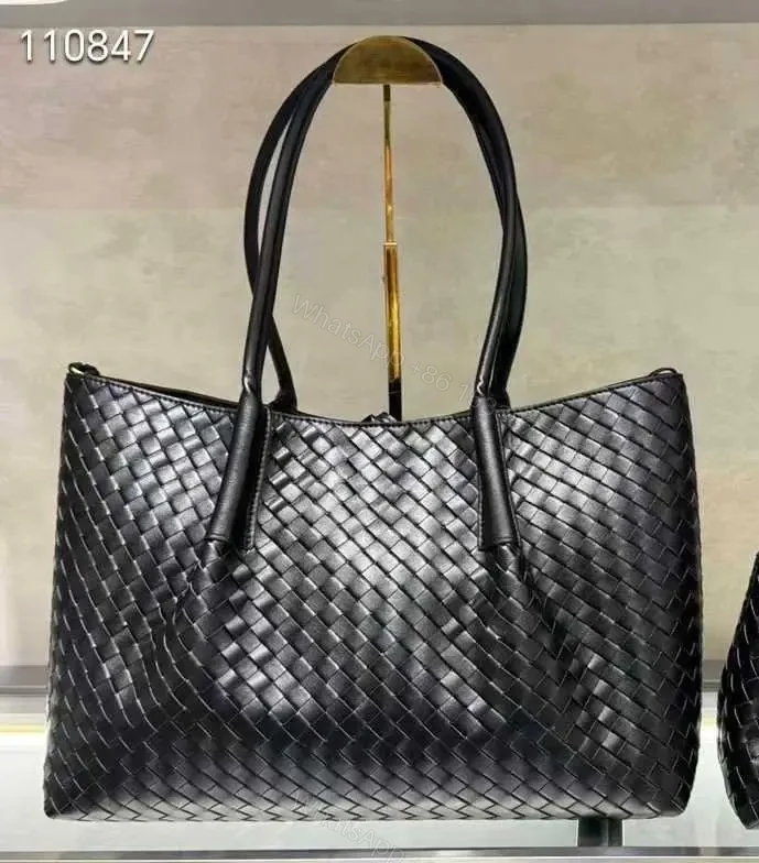 Bottega Veneta Black Reversible Shoulder Bag — view 1