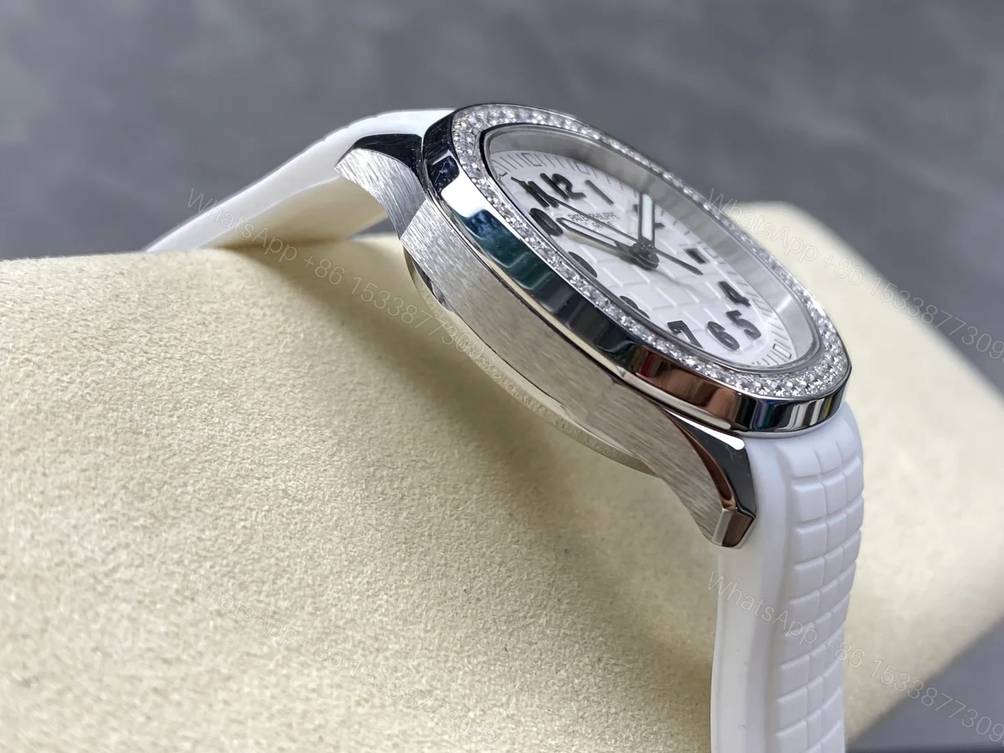 View 5 of Patek Philippe Aquanaut 5067 Stainless Steel White 5067A-024