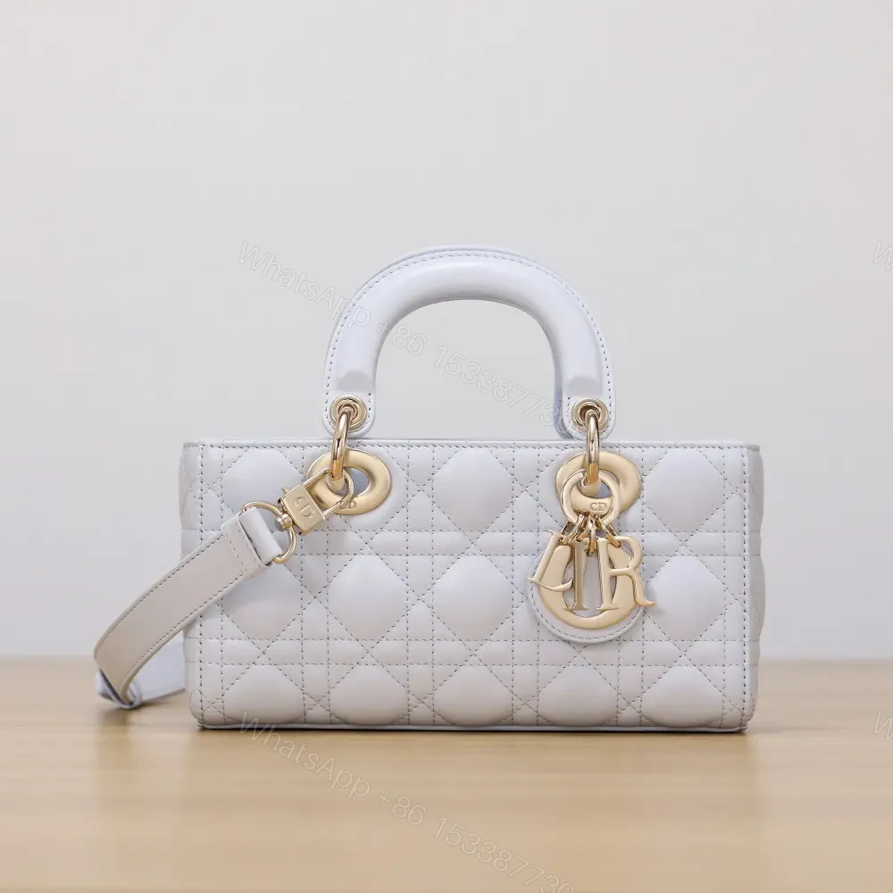 高仿Dior*LadyDJoy系列M0613M26Z小羊皮戴妃包淺藍色小號免檢版 — view 1
