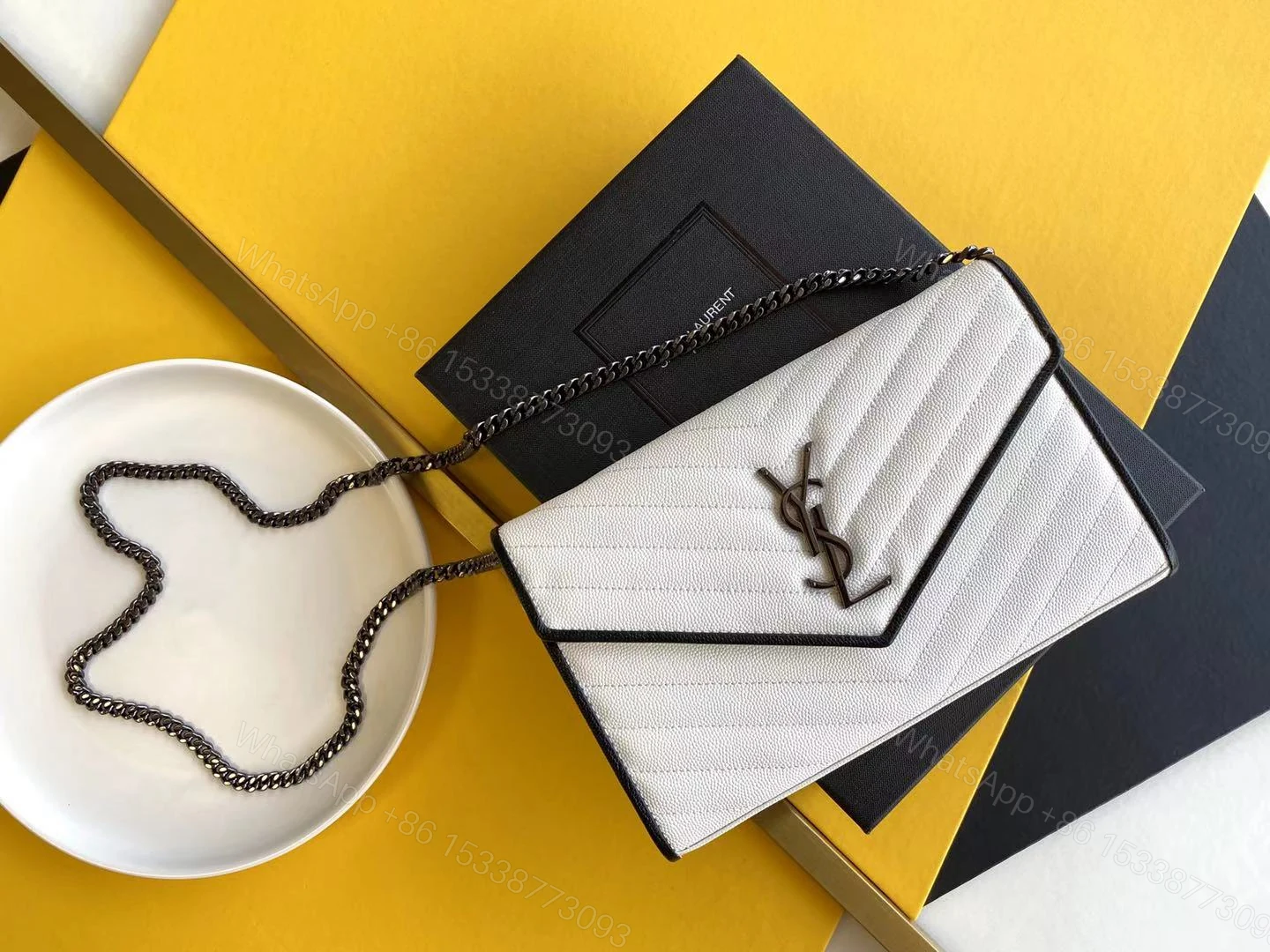 Saint Laurent Envelope — view 1