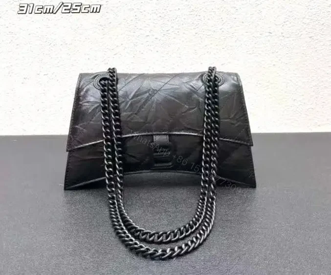Design Medium Leather Crush Shoulder Bag – Dubai Fashion LUX — view 1