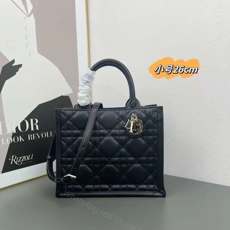 DIOR — view 1