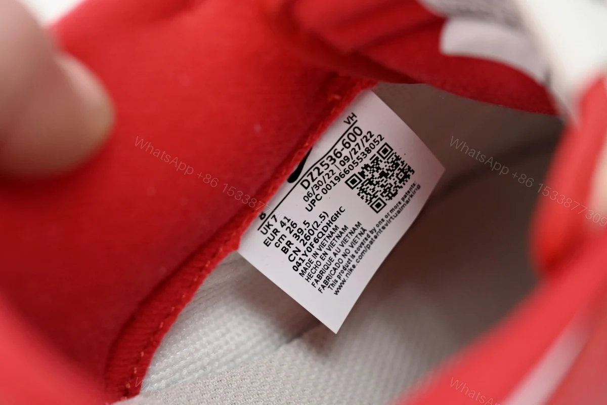 View 8 of Nike SB Dunk Low Los “Chicago Split” DZ2536-600