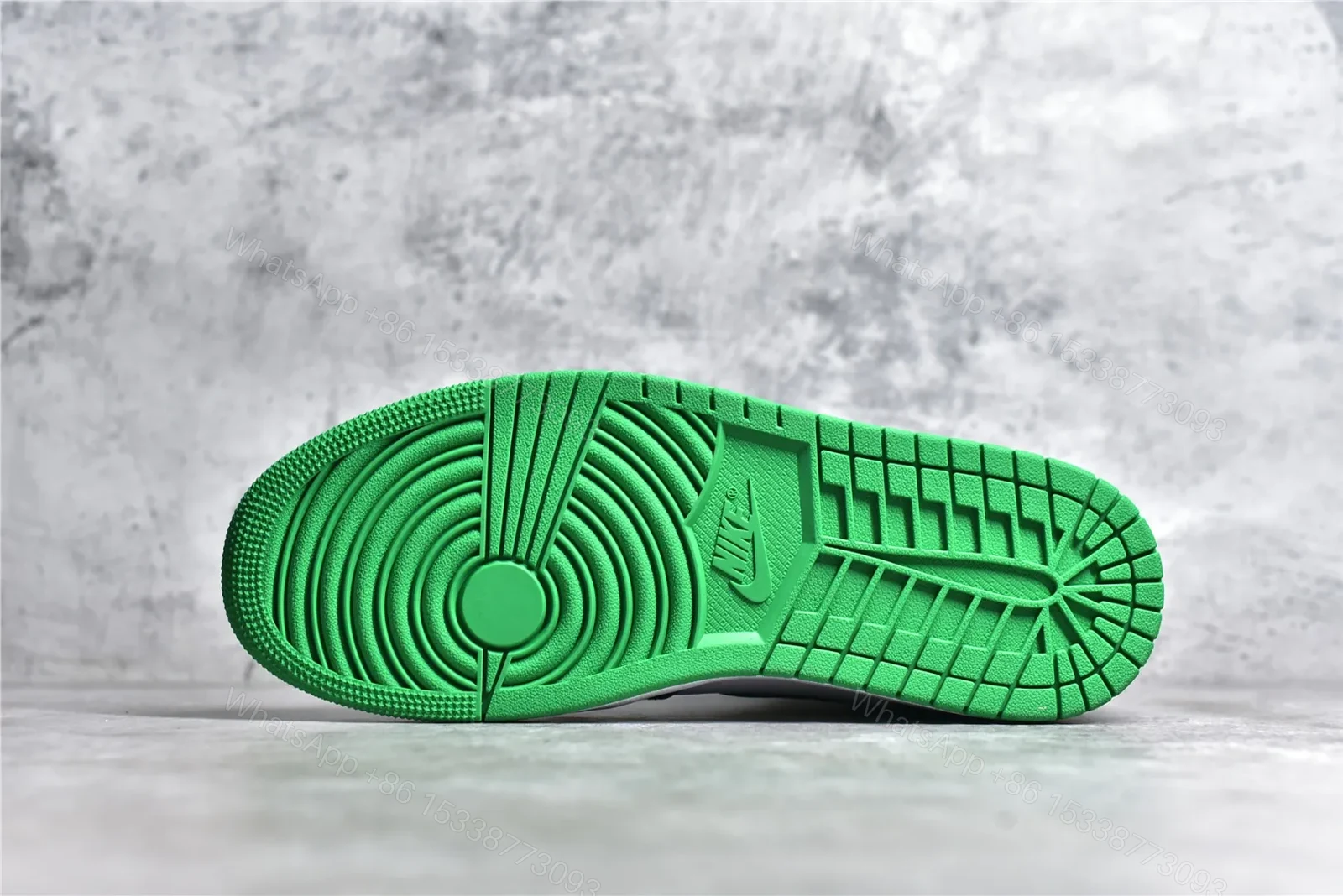 View 8 of Air Jordan 1 Retro High “Lucky Green” Black Reps