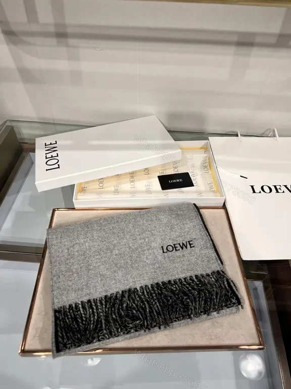 View 5 of Two-Tone LOEWE-Style Wool Scarf: Luxury Warmth & Fringed Edge