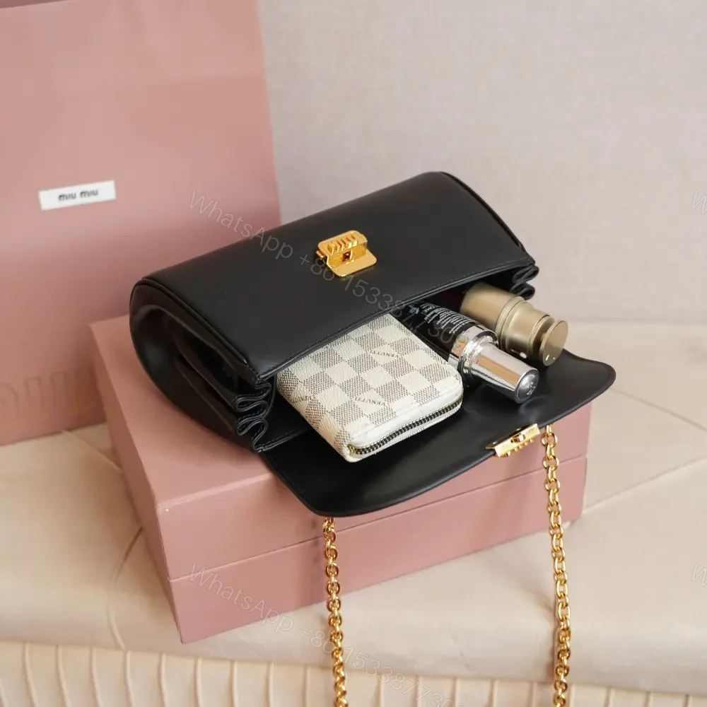 View 9 of 高仿miumiu*5BD266鏈條法棍包黑色免檢版