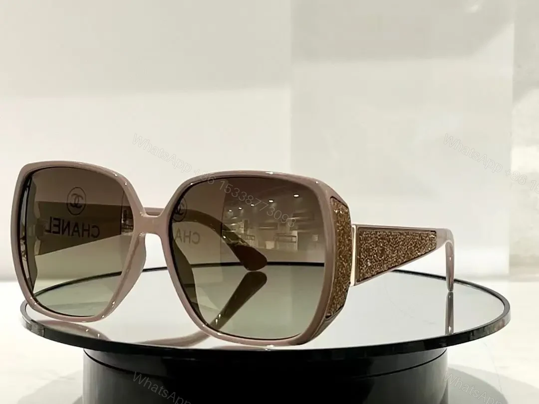 CHANEL — view 1
