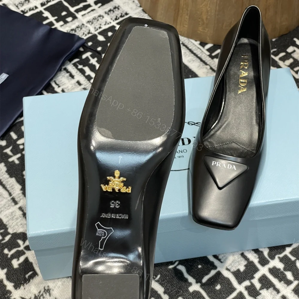 View 8 of 高仿Prada*1l628N方頭粗跟單鞋3.5CM黑色免檢版