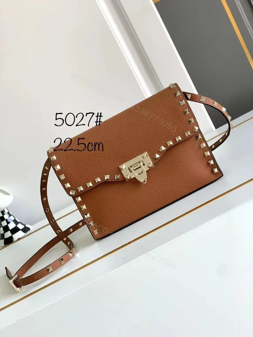 VALENTINO — view 1