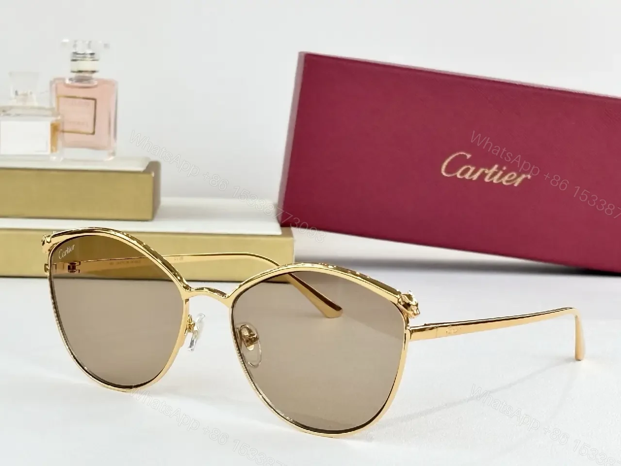 View 5 of Gold-Tone, Polarized Sunglasses, Luxury-Style, Signature Shine, Sunglasses