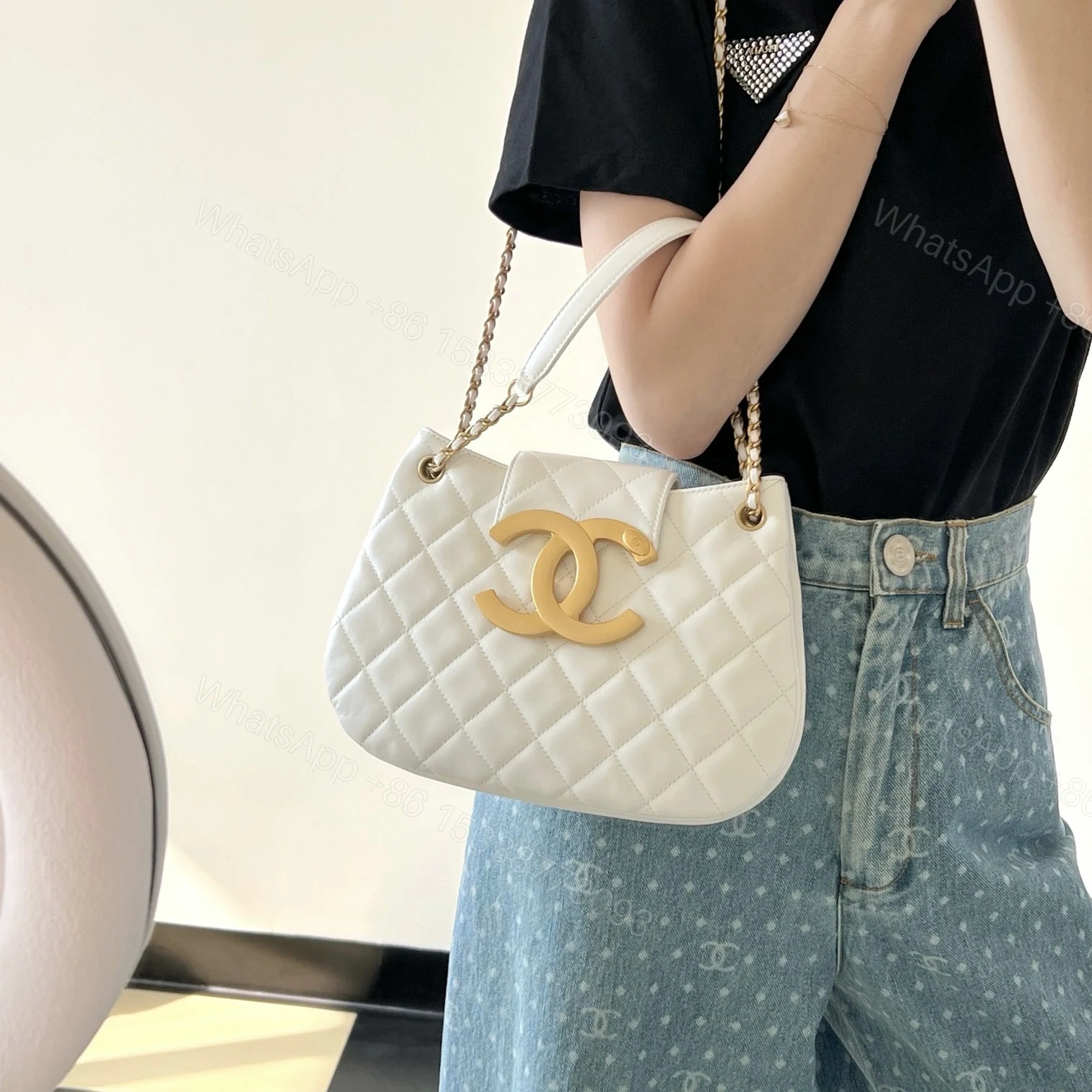 View 20 of 高仿Chanel*24C系列AS4609圓挎包白色大號免檢版