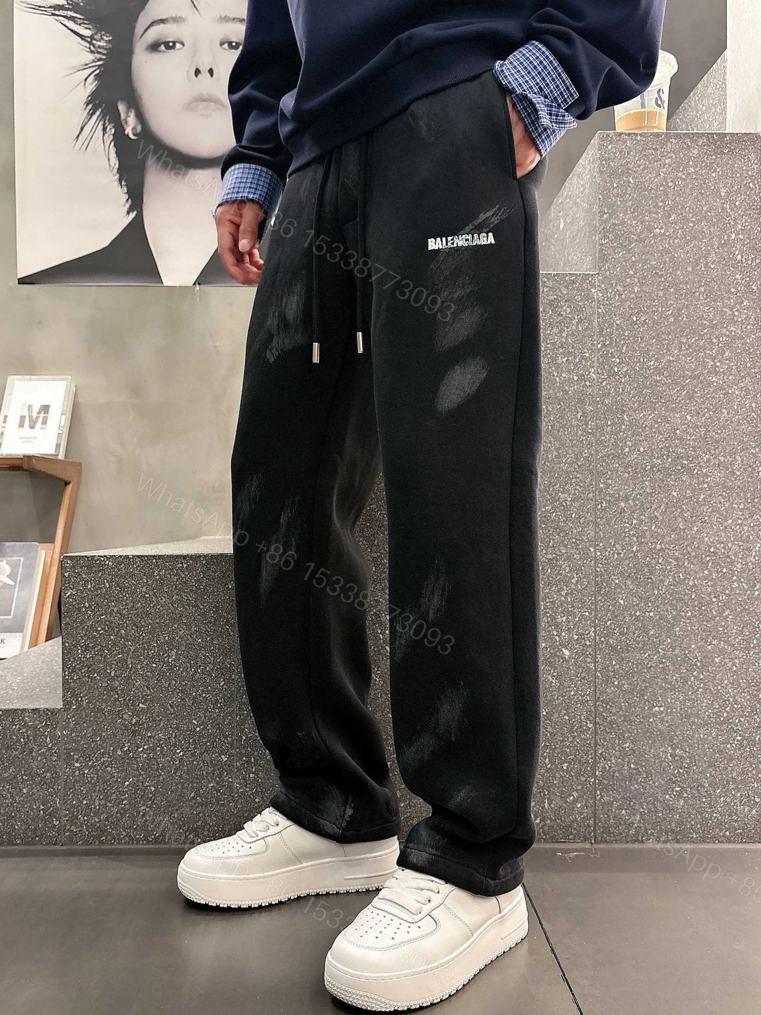 Balenciaga 原單運動長褲男款 刷舊黑色Logo款 潮流街頭風格 — view 1