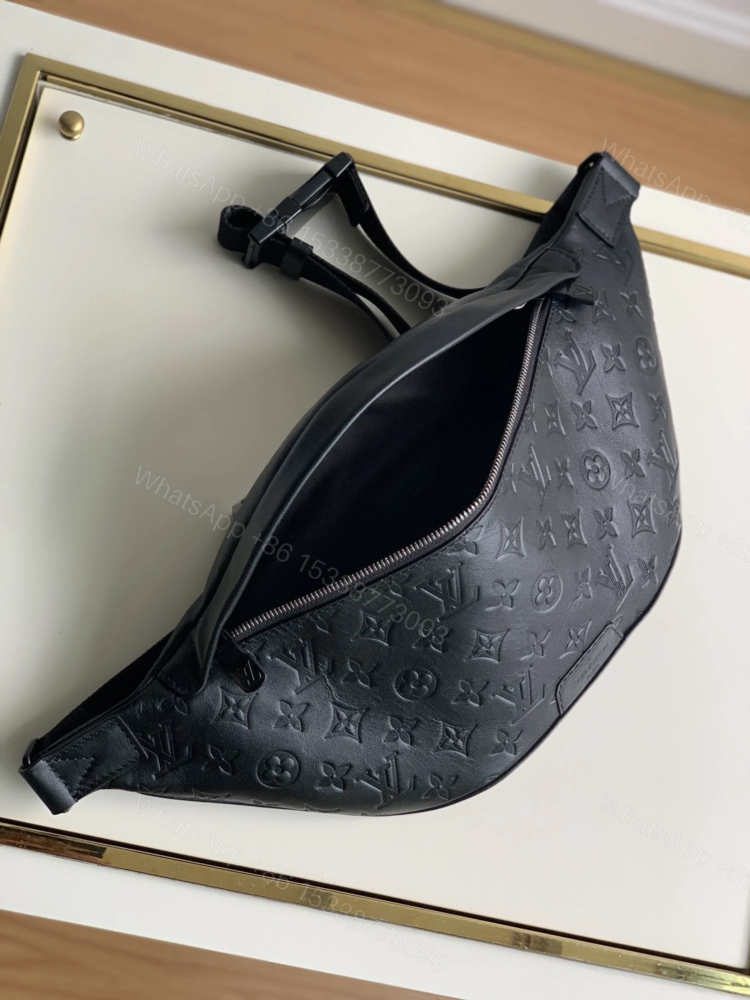View 8 of DISCOVERY BUMBAG