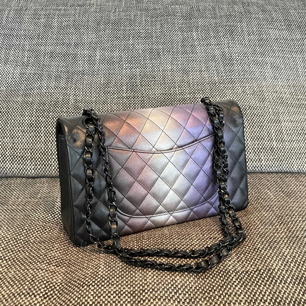 View 8 of Quilted Belt Bag: Premium Texture, Iridescent Shine, Everyday Luxury