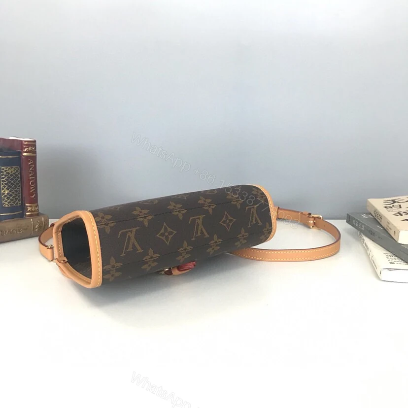 View 9 of LV IVY