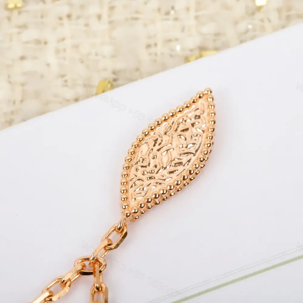 View 6 of 高仿首飾VanCleef&Arpels*RP7RR00瓢蟲花朵手鏈