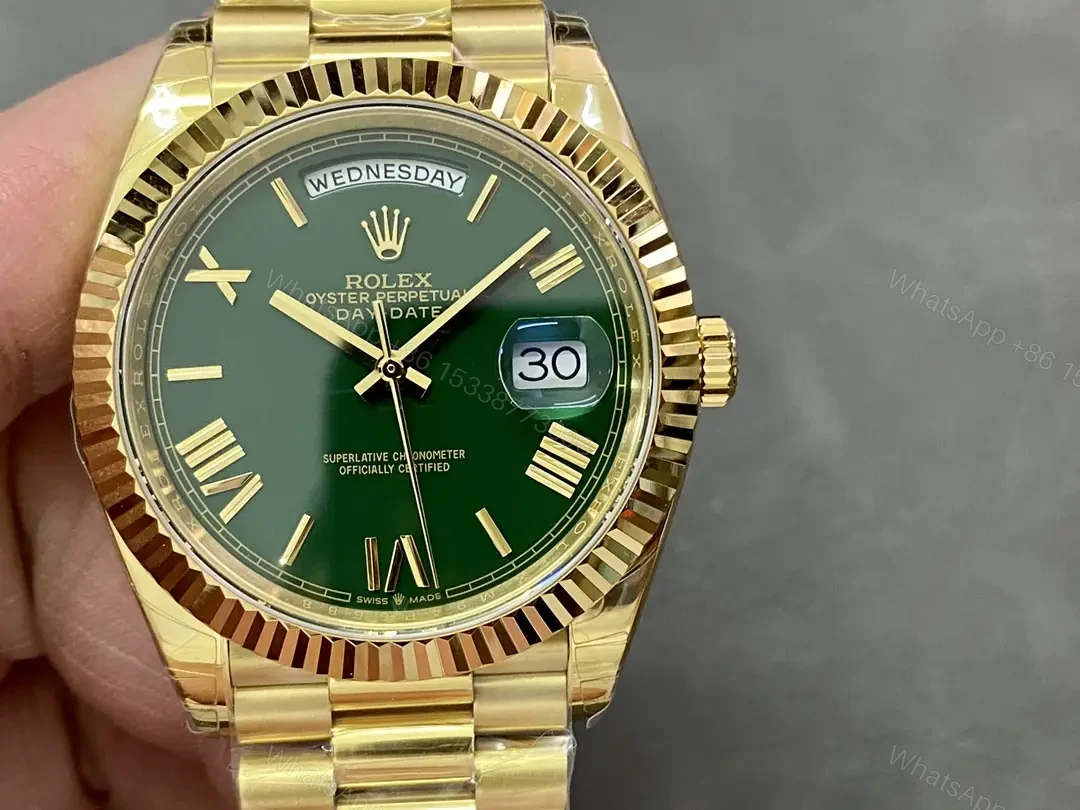 Rolex Day-Date 40 Yellow Gold Fluted Green Ombré 228238-0069 — view 1