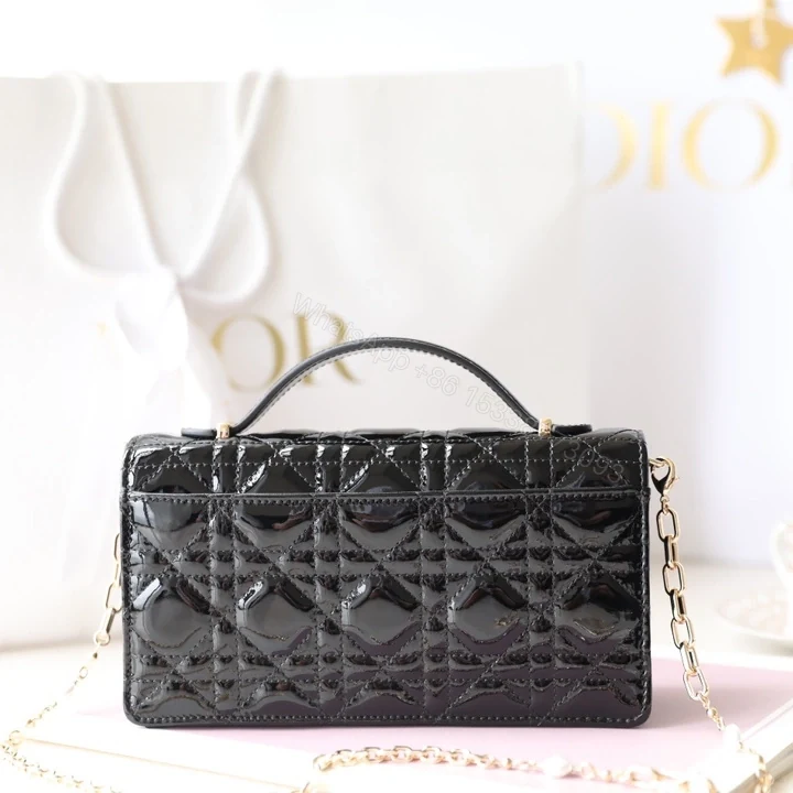 View 2 of 高仿Dior*Miss系列S0980小羊皮鏈條包漆皮黑免檢版