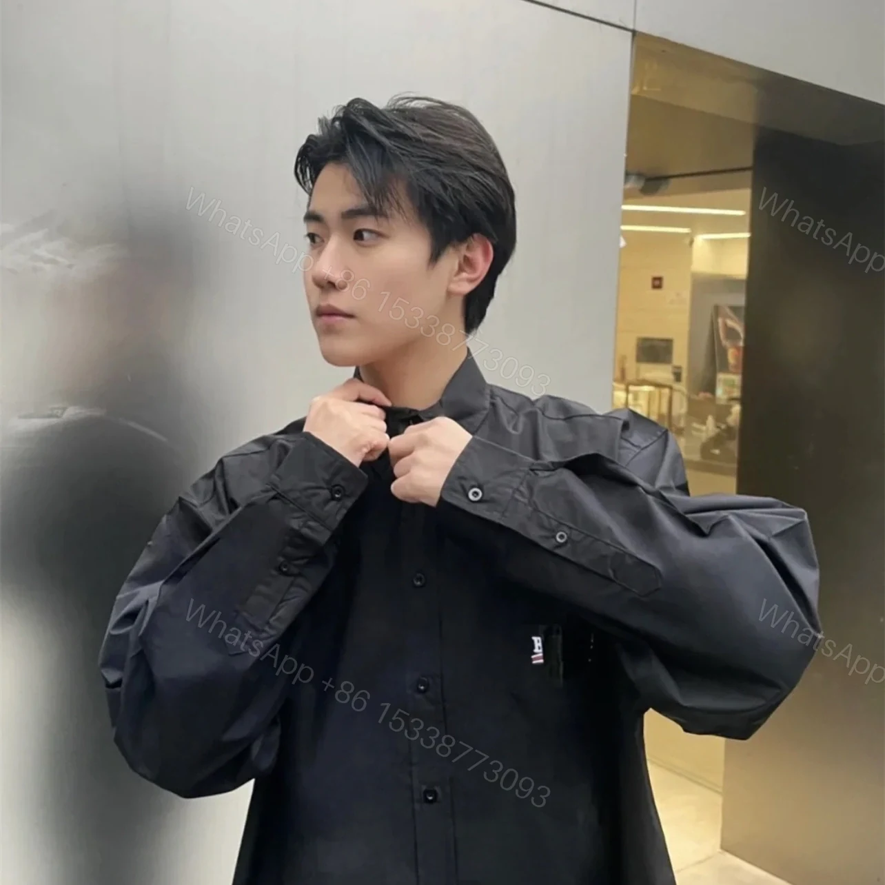 View 14 of 高仿Balenciaga*SS23系列719874壓膠塗層LOGO襯衫黑色