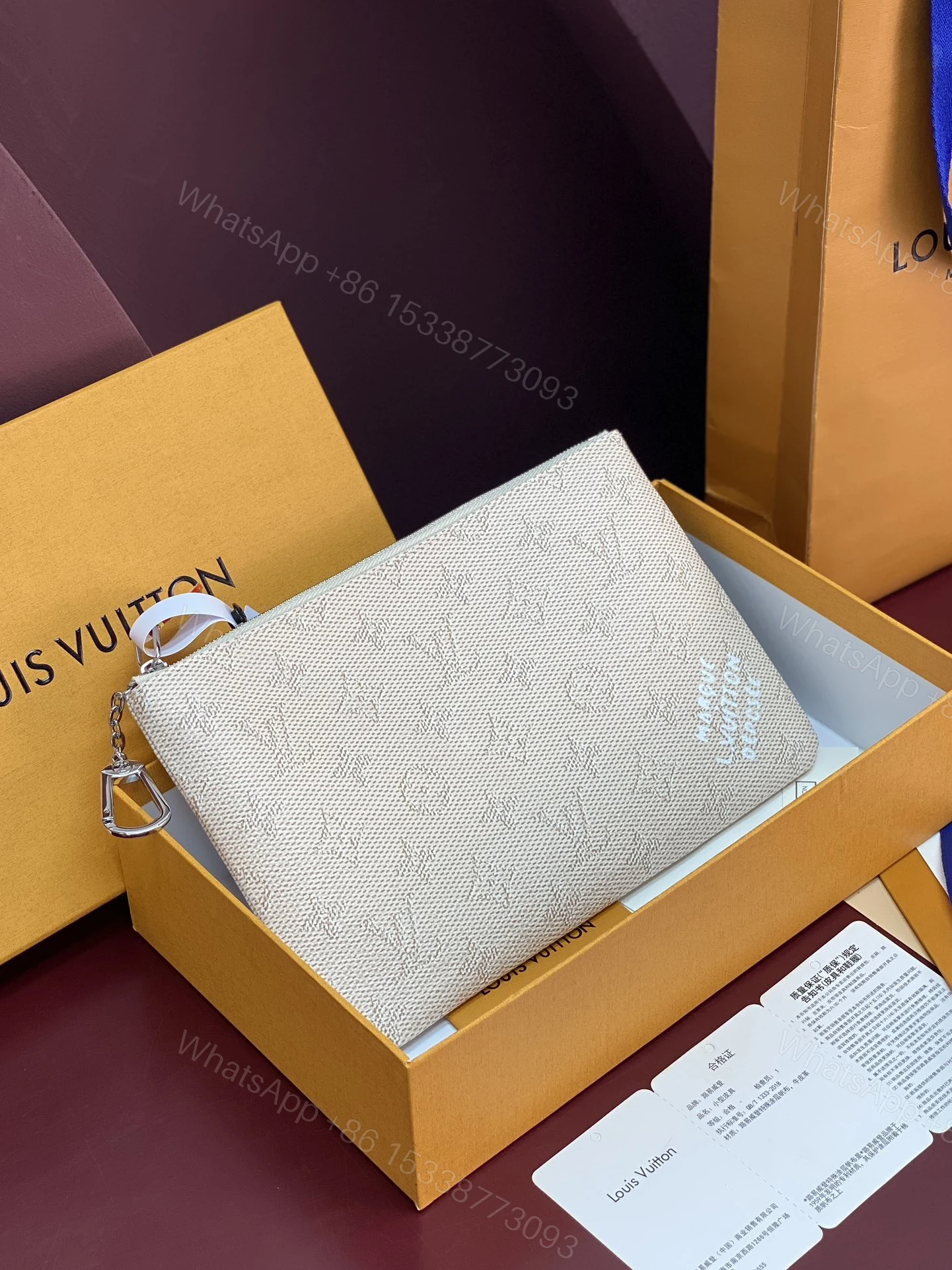 LV 原單 Monogram 米白色拉鍊零錢包 女款精品收納包 — view 1