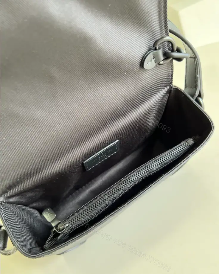View 7 of Louis Vuitton Steamer Wearable Wallet -RRG066