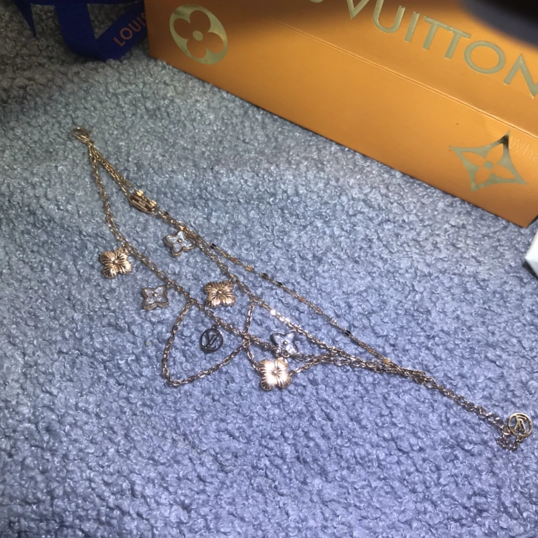 View 5 of EN – Lux LV Necklaces 092