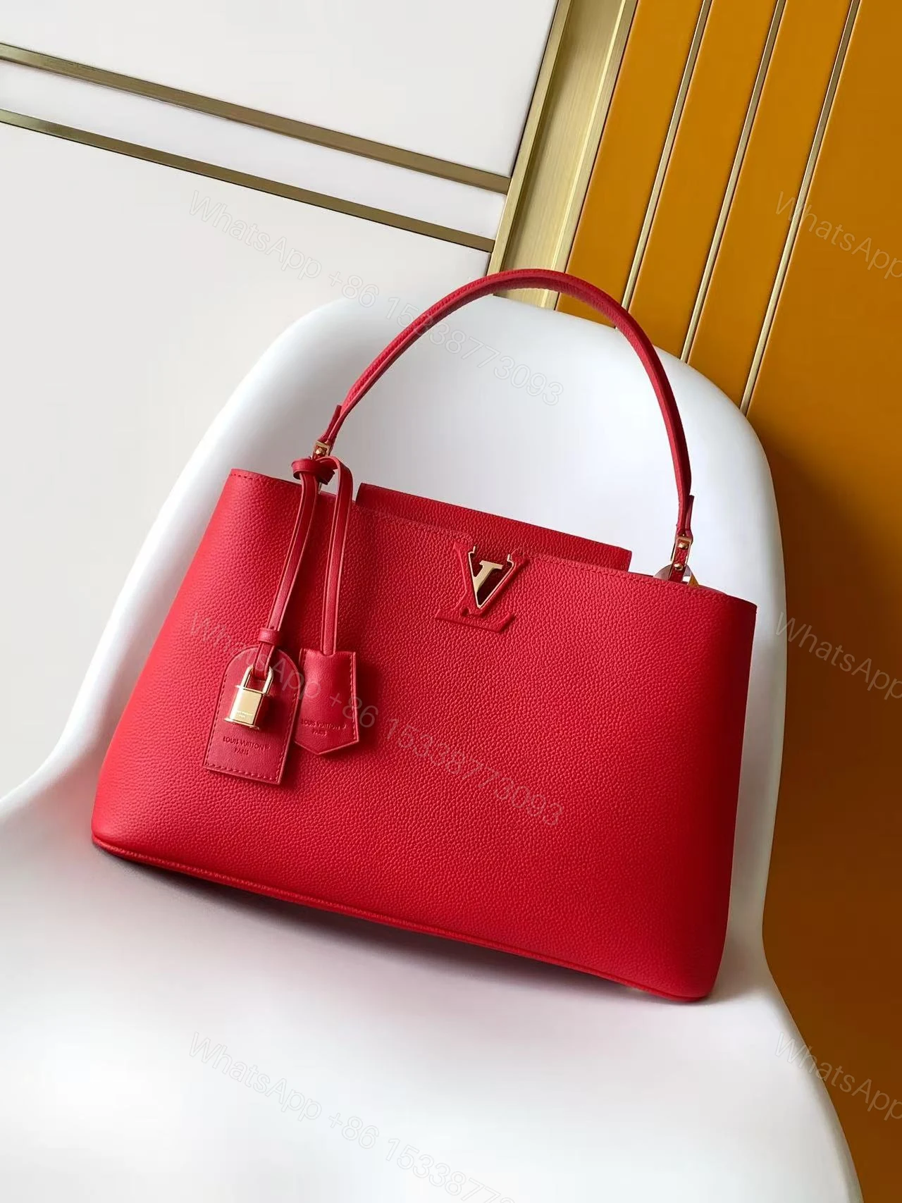LV A貨 女款 Capucines 手提肩背包 紅色皮革 高級感氣場款 — view 1