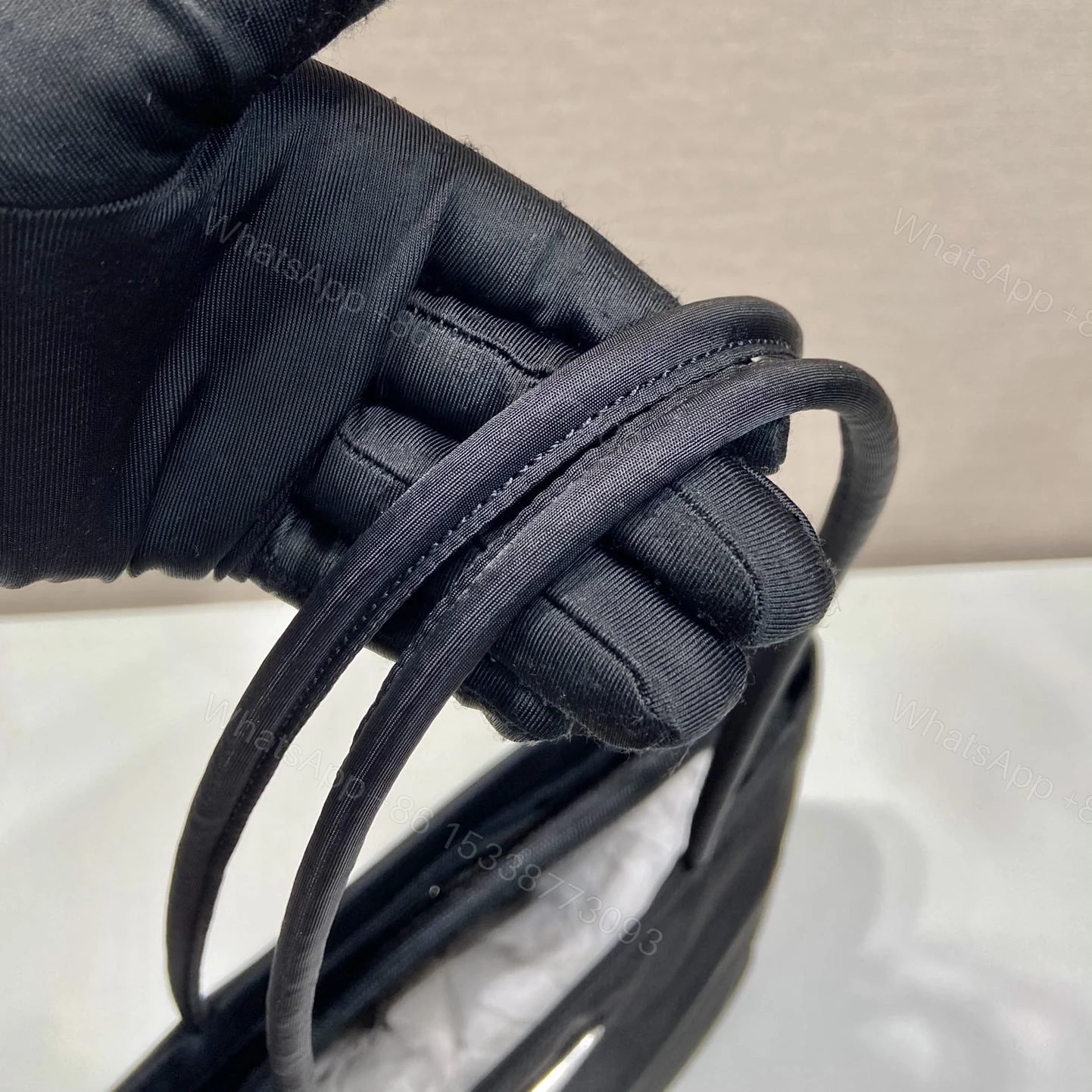 View 9 of 高仿Prada*ReEdition系列托特包B6245黑色中號免檢版