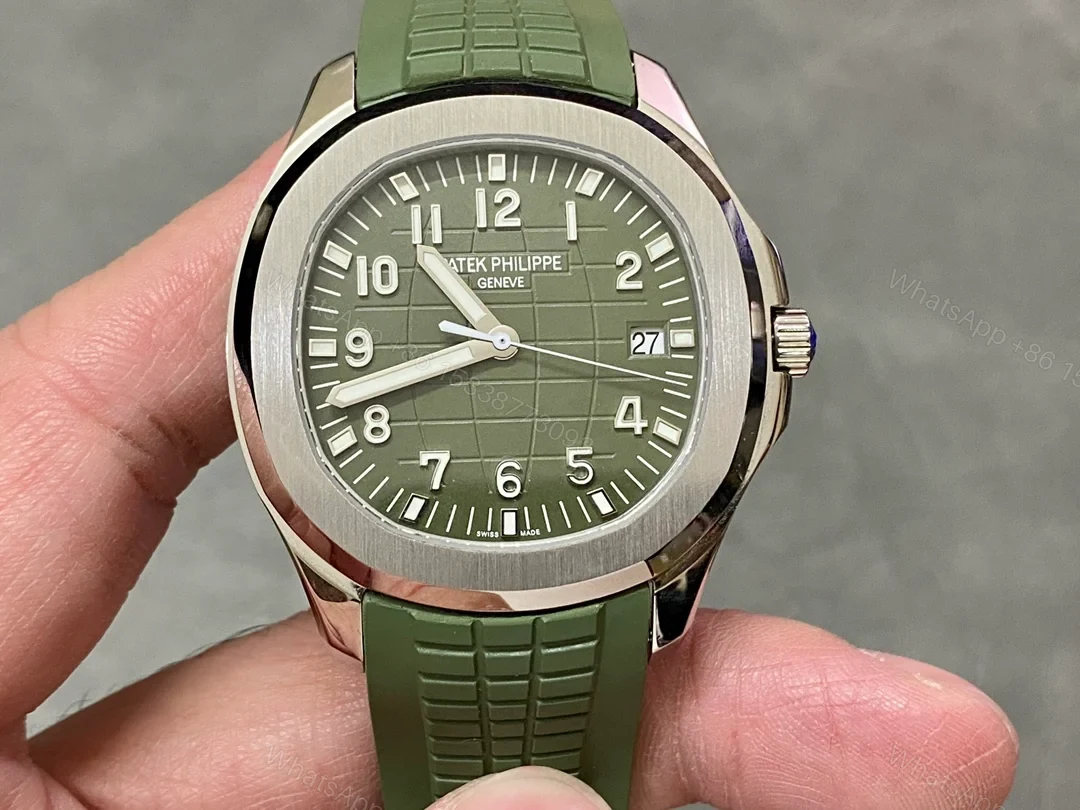 Patek Philippe Aquanaut 5168 White Gold Green 5168G-010 — view 1