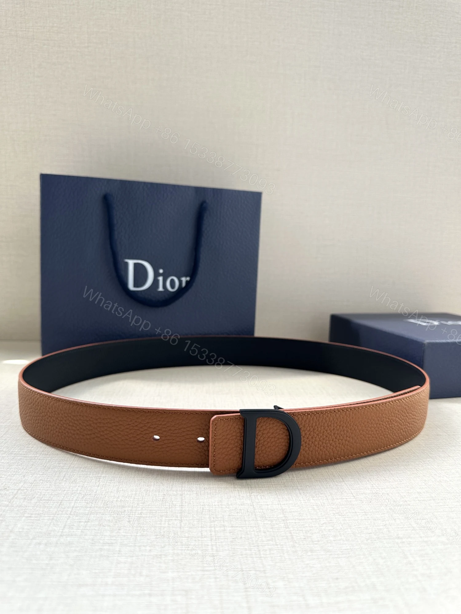 Dior 高仿男士皮帶 D字釦設計 咖啡棕荔枝皮 質感百搭款 — view 1