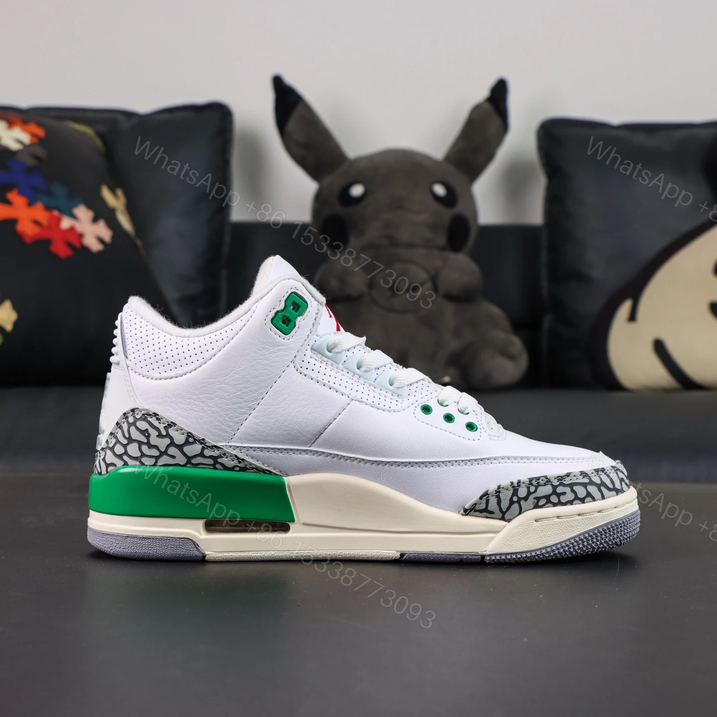 View 2 of AIR JORDAN 3 RETRO ‘Lucky Green’ Reps