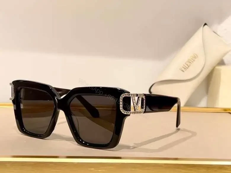 VALENTINO — view 1