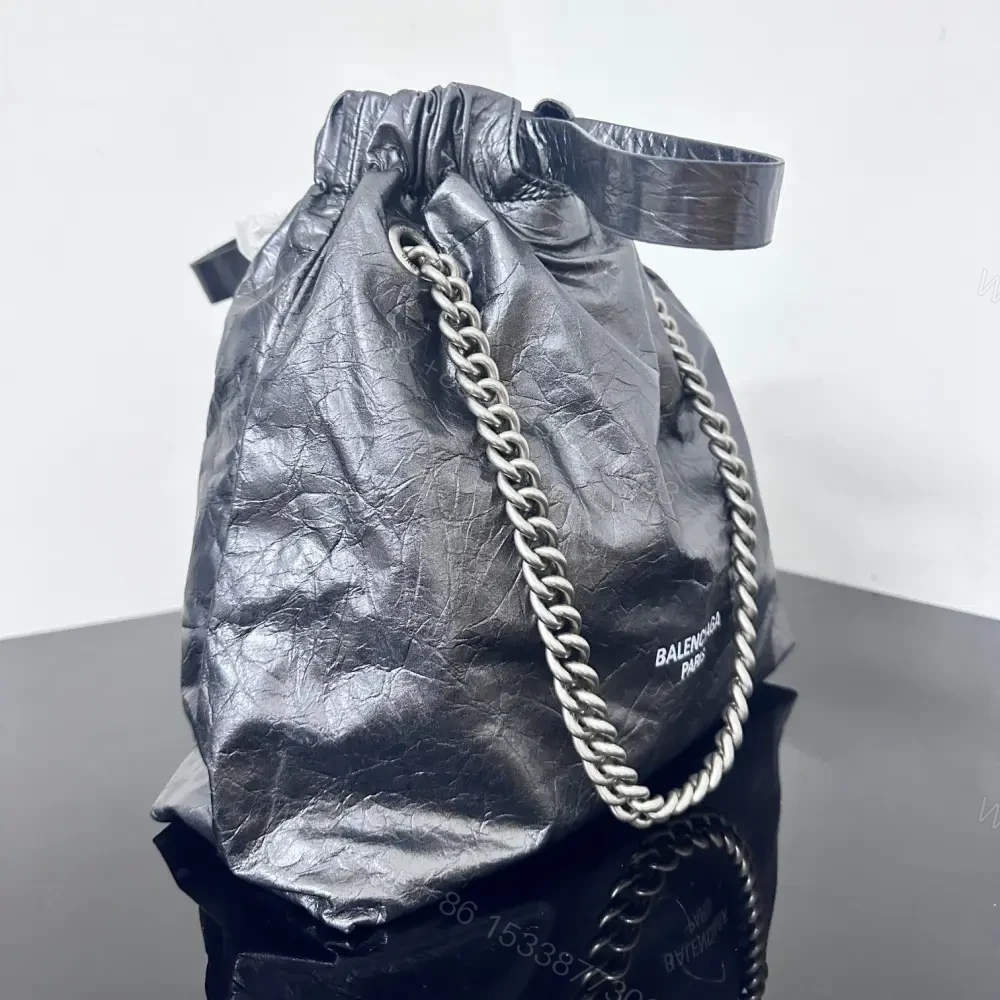 View 3 of 高仿Balenciaga2023Crushtote褶皺牛皮購物袋小號