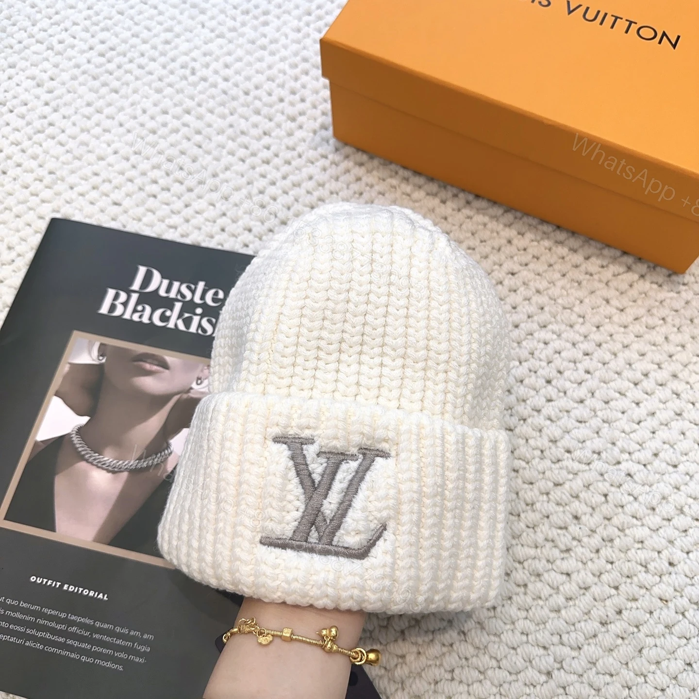 LV 高仿針織毛帽 白色刺繡Logo百搭款 — view 1