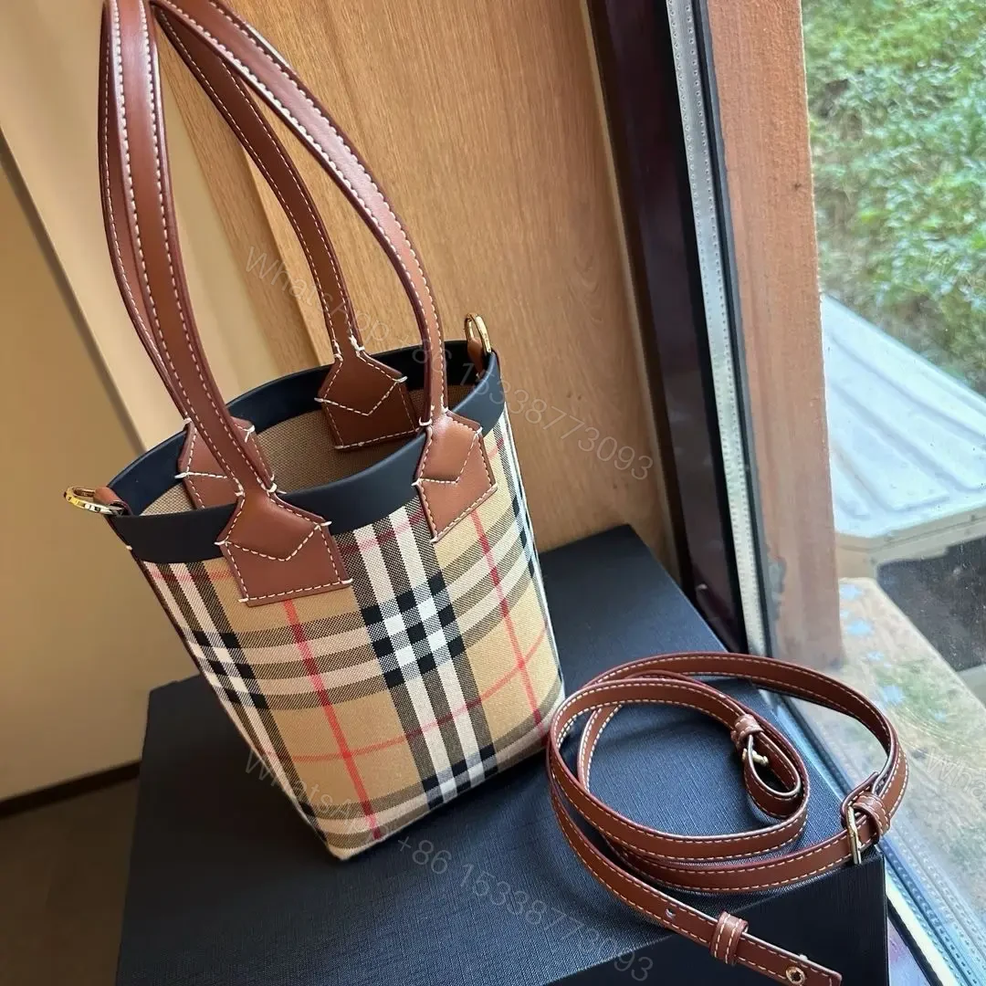 BURBERRY — view 1