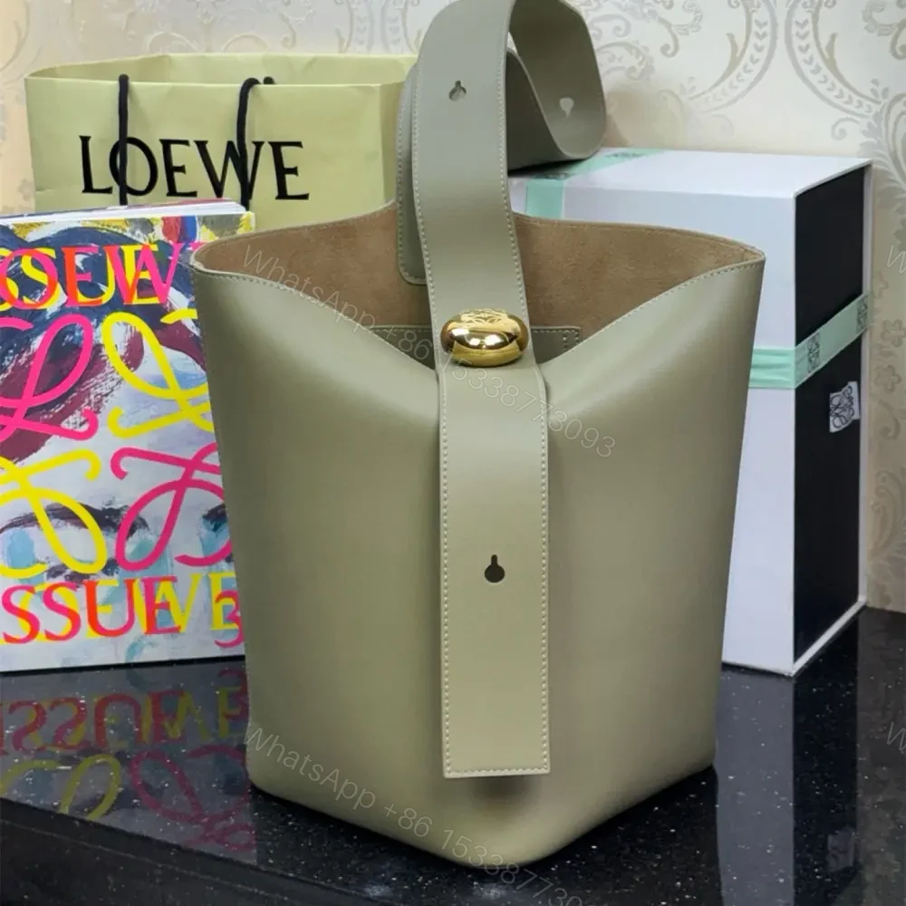 高仿Loewe*Bucket系列4787水桶包桉樹綠色中號免檢版 — view 1