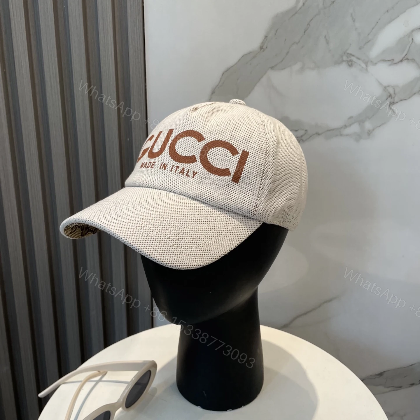 Gucci精品仿製棒球帽 男女款米白經典字樣帽款 夏日百搭首選 — view 1