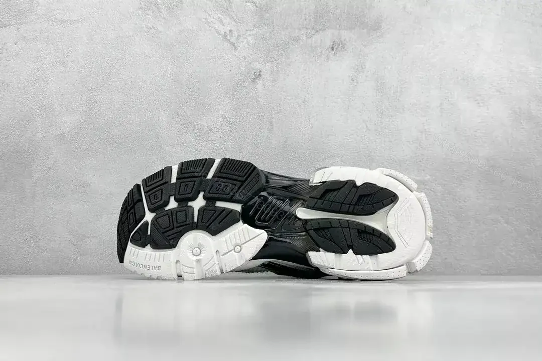 View 4 of BALENCIAGA RUNNER GRADIENT SNEAKER IN WHITE AND BLACK POLYURETHANE AND POLYESTER – BB265