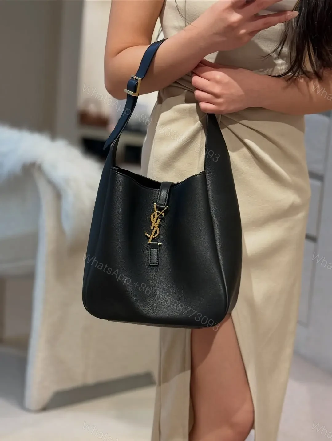 View 4 of Hobo 5 LE 5 À 7 in Smooth Leather Black – Small Size