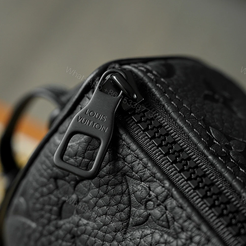 View 12 of 高仿LV*Keepall25系列M20900壓紋牛皮男士單肩包黑色免檢版