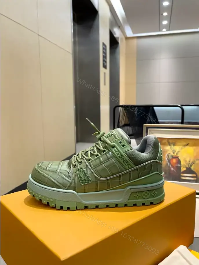 View 3 of LV TRAINER MAXI SNEAKER – LSVT413