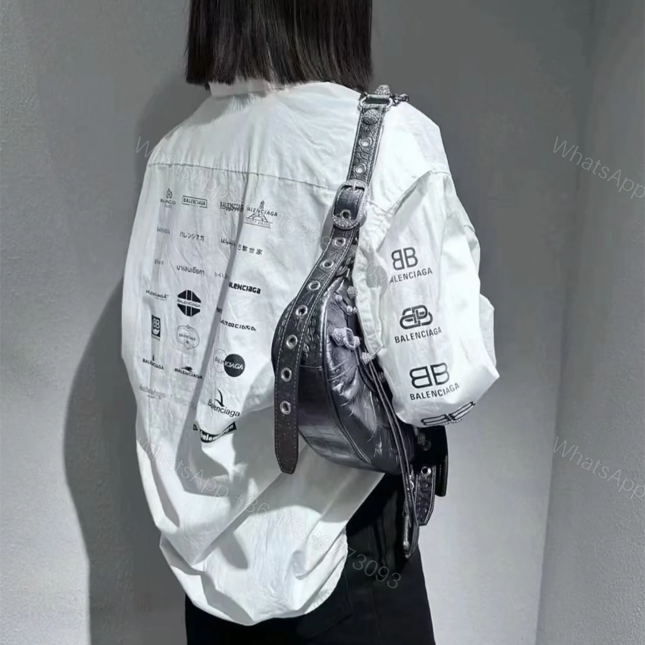 View 15 of 高仿Balenciaga*SS24系列725377歷代LOGO襯衫白色