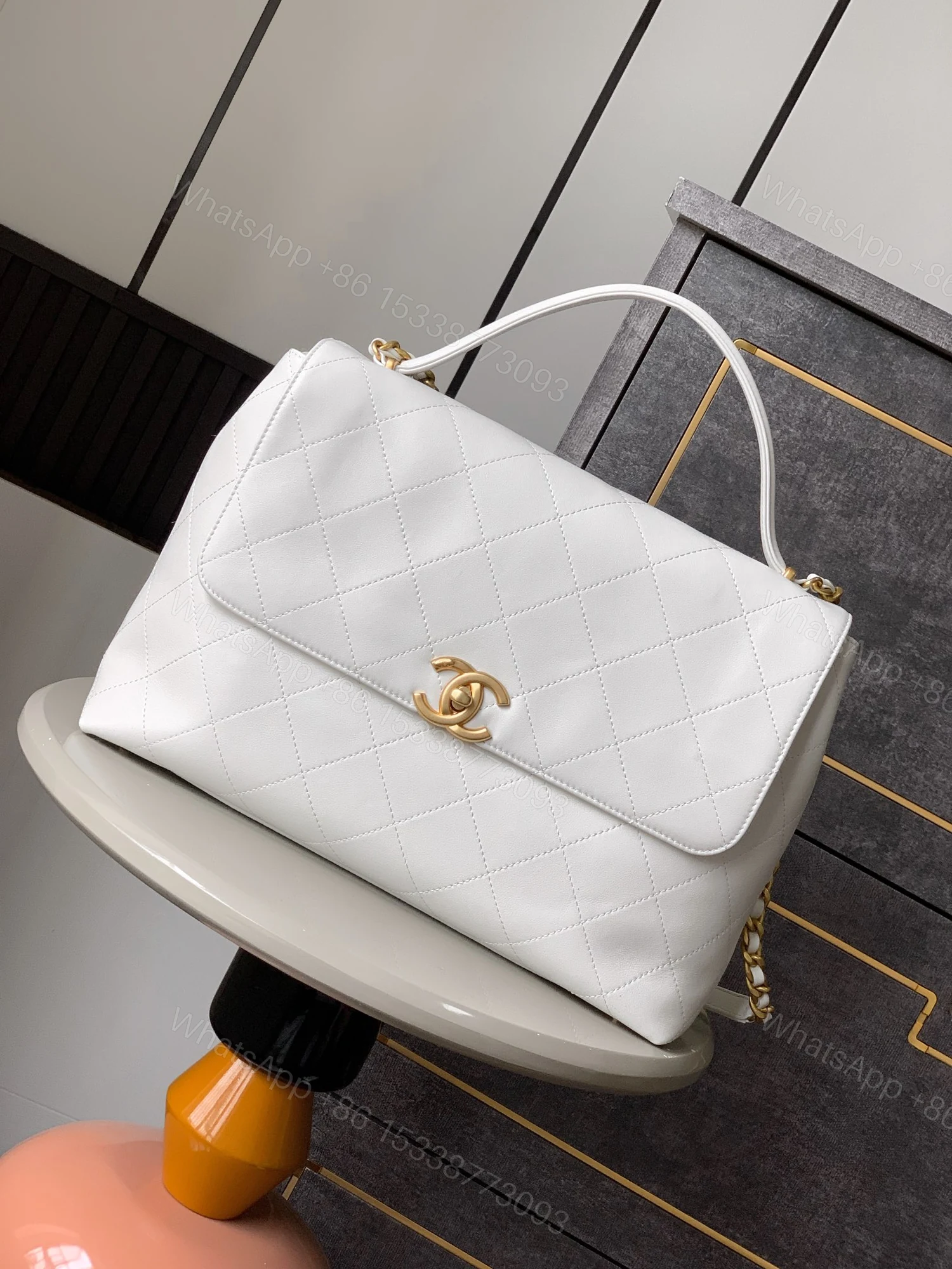 CHANEL 白色菱格紋一比一手提包 經典優雅氣質款 — view 1