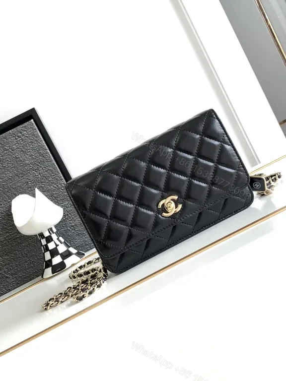 Chic Quilted Black Leather Chain-Detail Bag — view 1