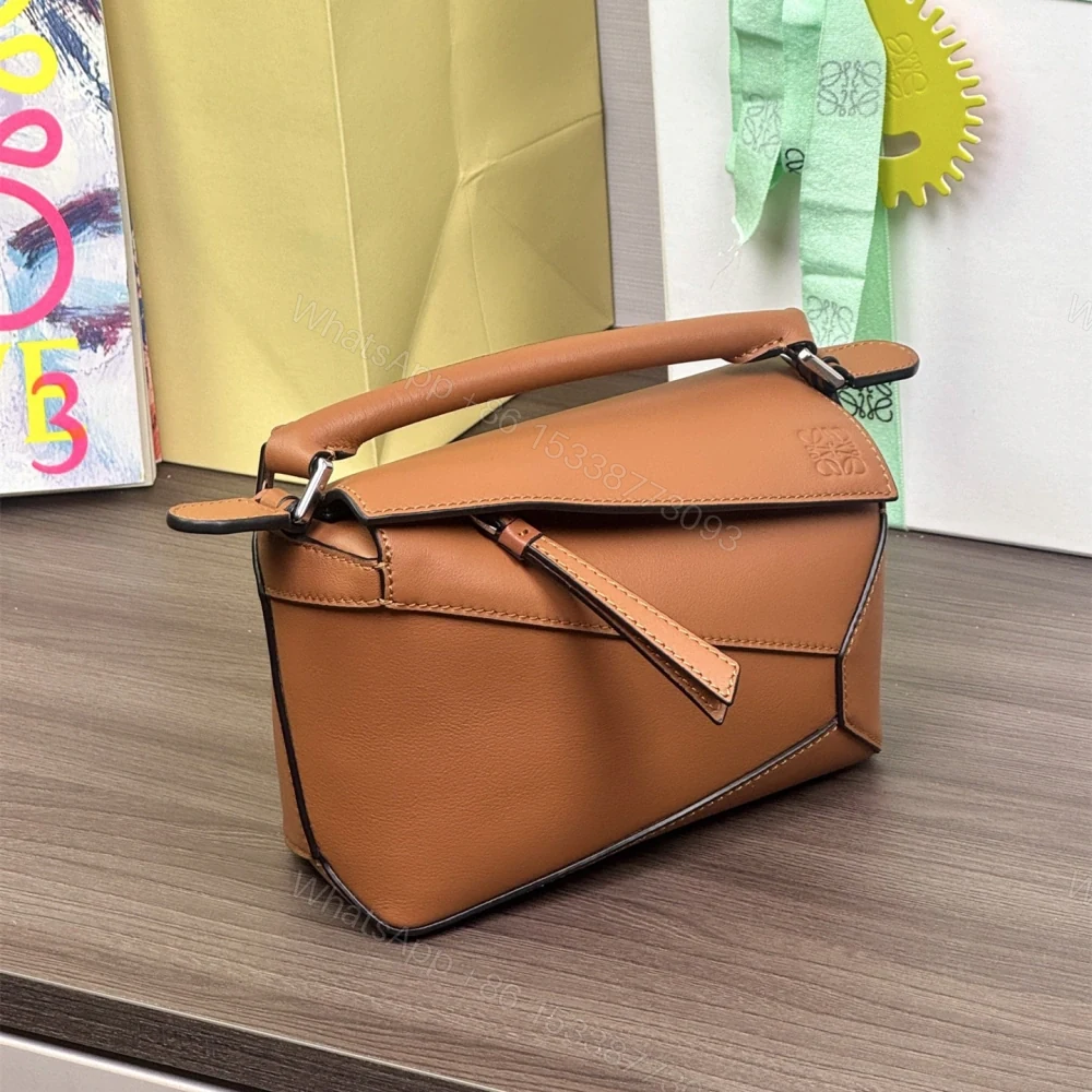 View 2 of 高仿Loewe*Puzzle系列2530單肩包小牛皮棕褐色Mini免檢版