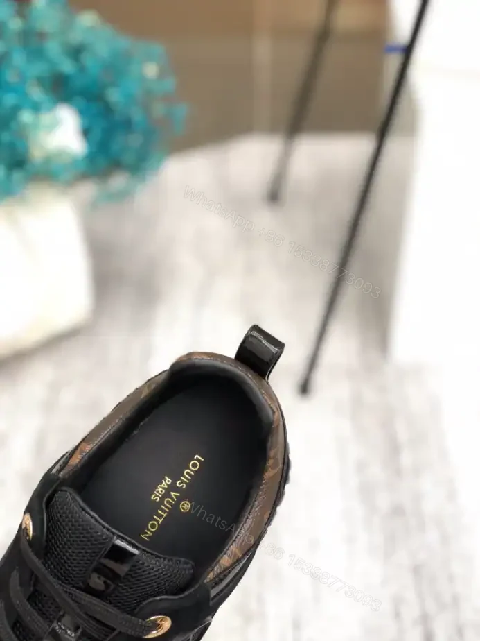 View 5 of LV RUN AWAY SNEAKER – LSVM055