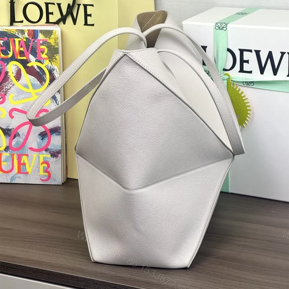 View 4 of 高仿Loewe*Fold系列1769小牛皮Tote手袋米灰色中號免檢版