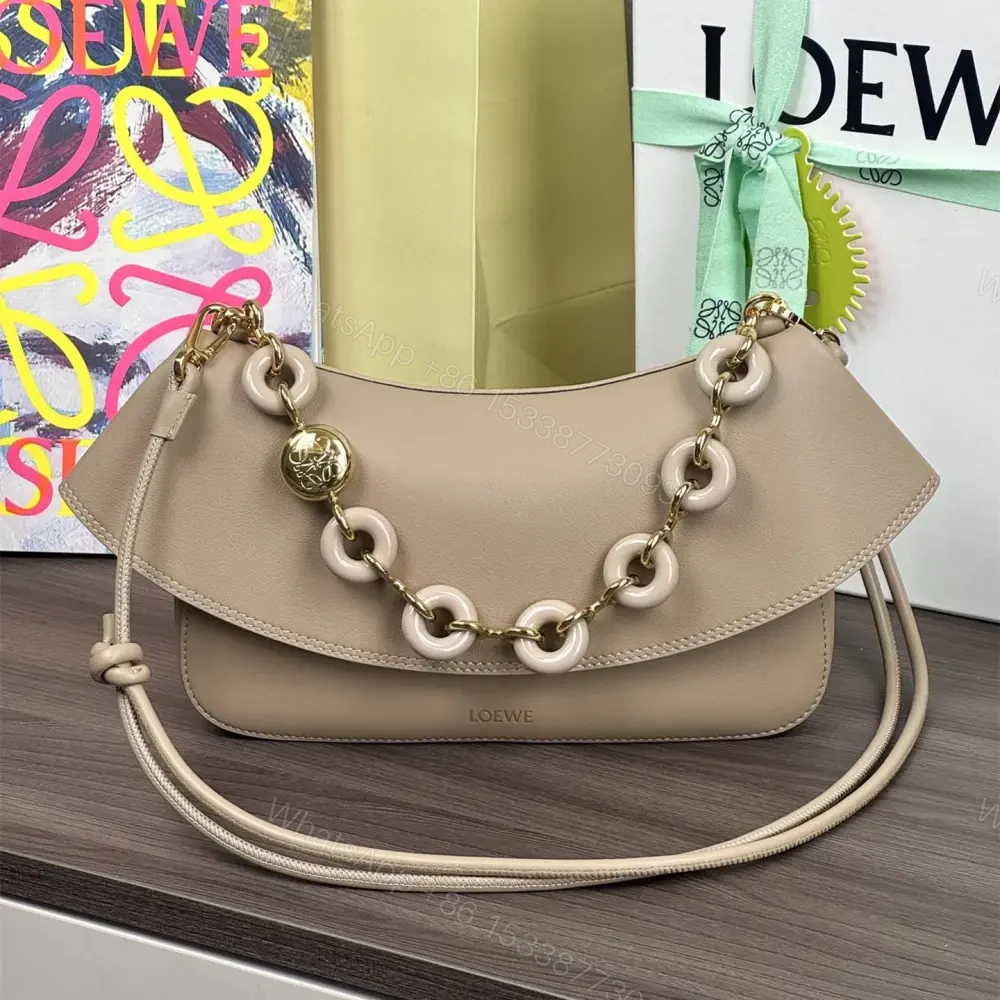 高仿Loewe*Ola系列2150小牛皮腋下包沙色中號免檢版 — view 1